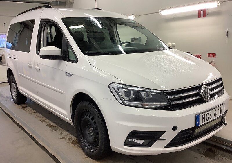 Vit Begagnad 2019 VW Caddy Maxi Life Life Minibuss | 319 000 kr (Marknadspris) - Bild 1/1