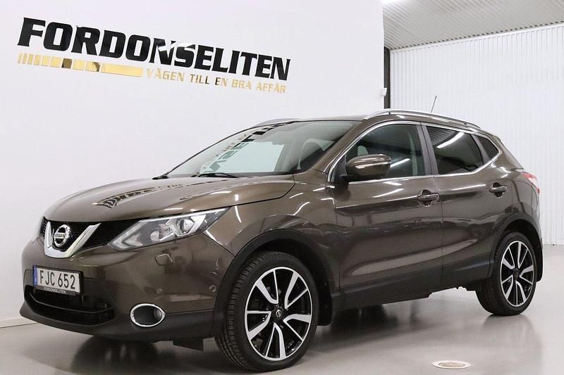 Brun Begagnad 2014 Nissan Qashqai 360º SUV | 154 900 kr (Lite dyr) - Bild 1/4
