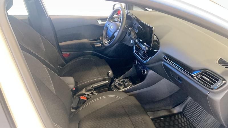 Begagnad Ford Fiesta Titanium 99 HK (72 kW) 2022 Vit Halvkombi