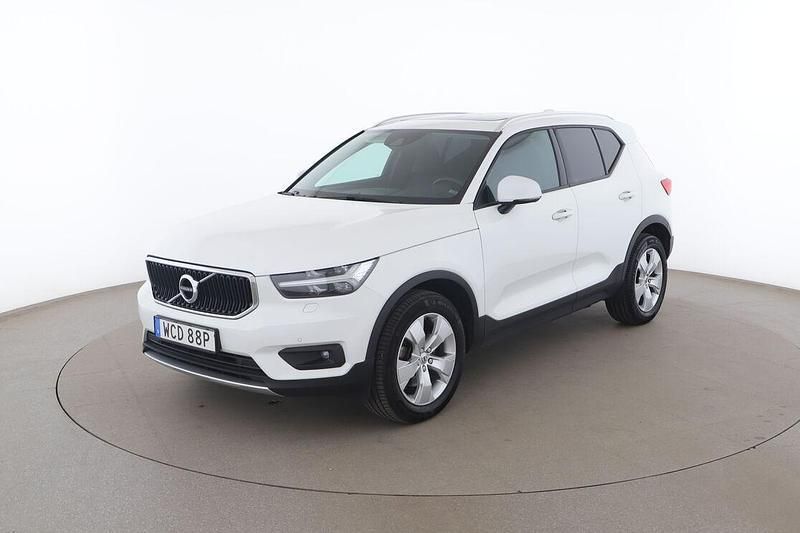 Vit Begagnad 2021 Volvo XC40 Momentum SUV | 308 000 kr (Bra pris) - Bild 1/3