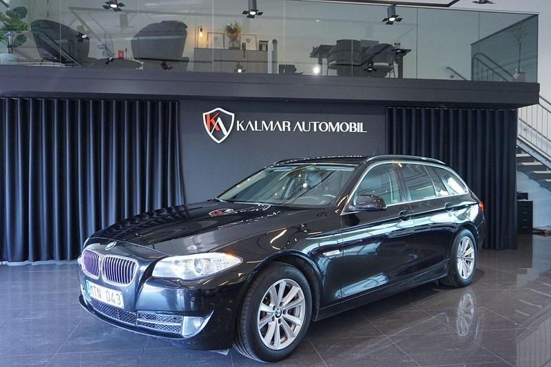 Svart Begagnad 2012 BMW 520 Kombi | 99 000 kr (Marknadspris) - Bild 1/4