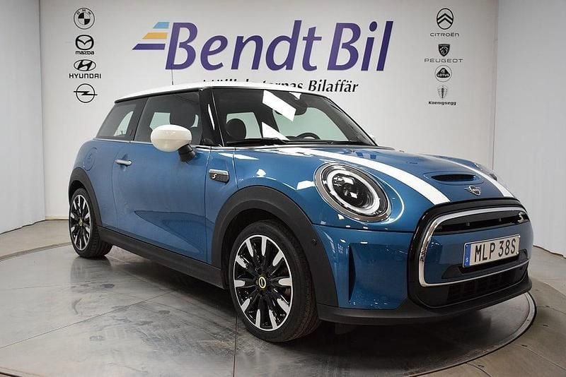 Blå Begagnad 2022 Mini Cooper SE Halvkombi | 229 500 kr (Lite dyr) - Bild 1/3