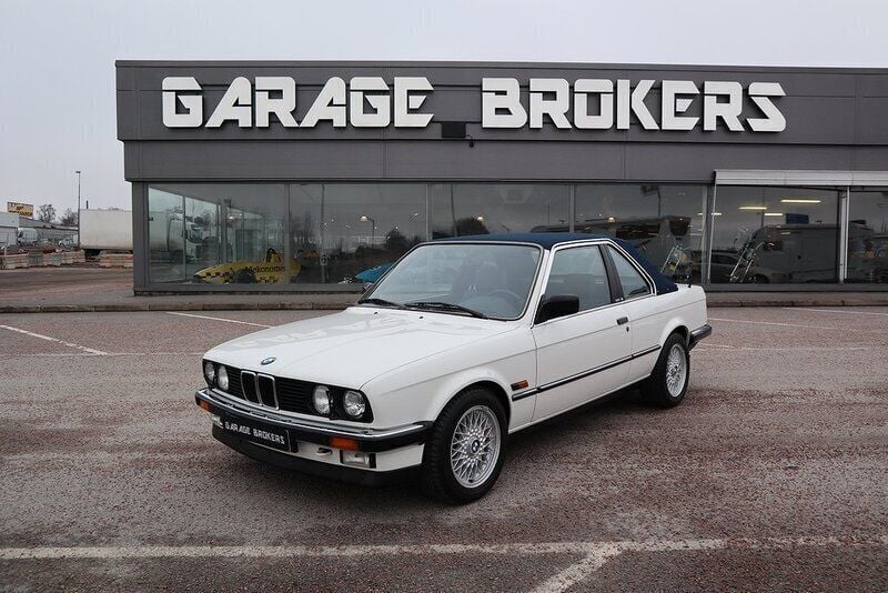 Vit Begagnad 1986 BMW 320 Cab | 249 000 kr - Bild 1/4