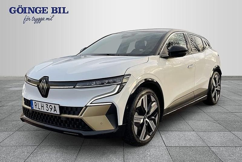Vit Begagnad 2022 Renault Mégane IV Iconic Halvkombi | 349 000 kr - Bild 1/2