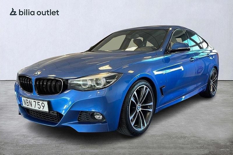 Blå (estorial blue metallic) Begagnad 2017 BMW 320 Gran Turismo M Sport Halvkombi | 189 900 kr (Marknadspris) - Bild 1/3