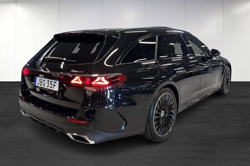 Begagnad Mercedes E300 AMG Line Premium 313 HK (230 kW) 2025 Svart (black) Kombi