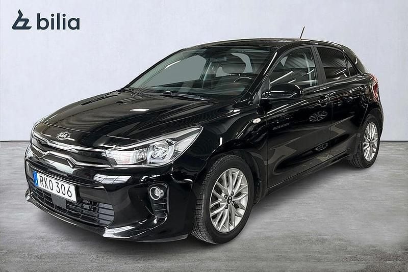 Svart Begagnad 2019 Kia Rio Halvkombi | 135 000 kr (Marknadspris) - Bild 1/4