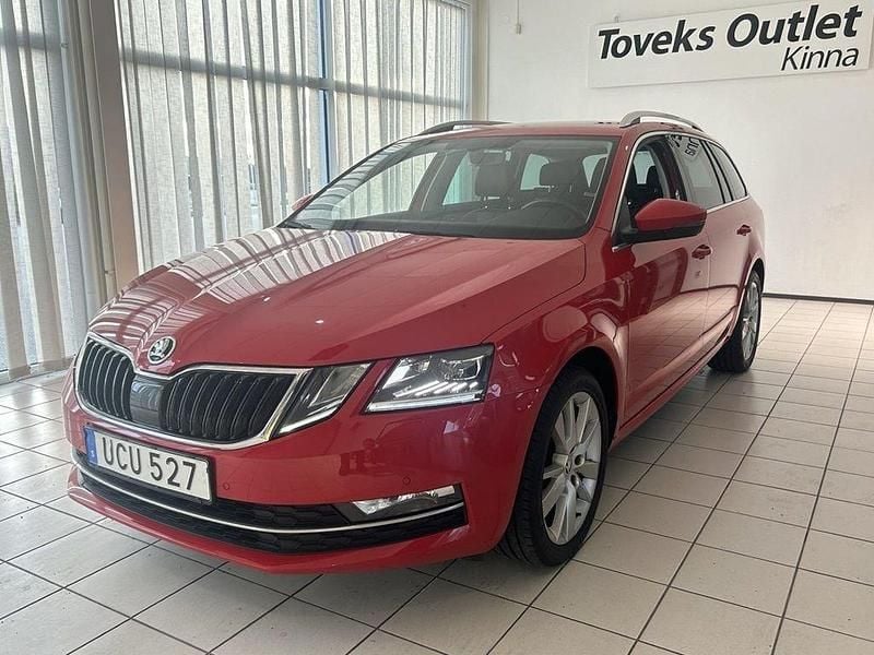Röd Begagnad 2018 Skoda Octavia Style Kombi | 139 900 kr (Marknadspris) - Bild 1/4