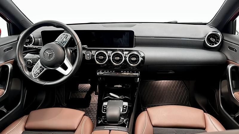 Begagnad Mercedes A200 150 HK (110 kW) 2019 Röd Kombi