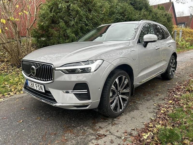 Silver dawn metallic Begagnad 2024 Volvo XC60 Plus SUV | 455 000 kr (Superpris) - Bild 1/4