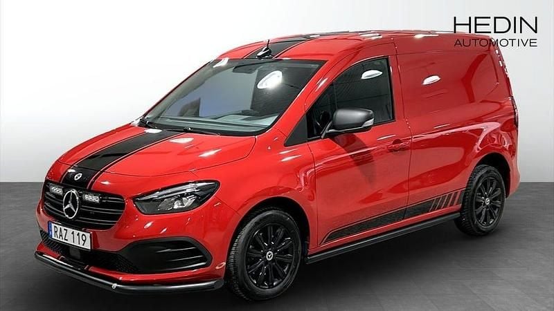 Röd Begagnad 2024 Mercedes Citan 112 Edition Van | 349 875 kr (Lite dyr) - Bild 1/4