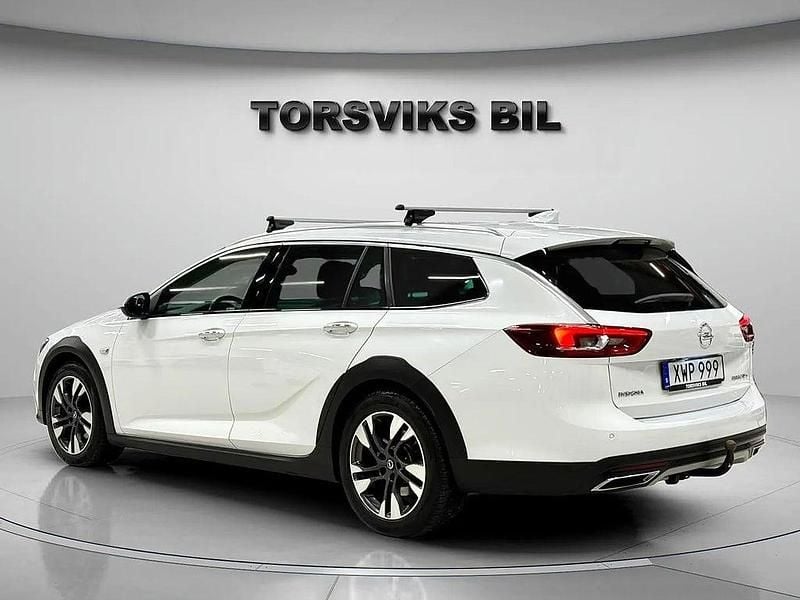 Begagnad Opel Insignia Country Tourer Business 209 HK (153 kW) 2018 Vit Kombi