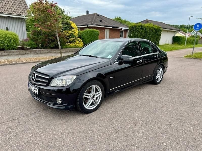 Svart Begagnad 2011 Mercedes C180 AMG Sedan | 69 000 kr (Bra pris) - Bild 1/4