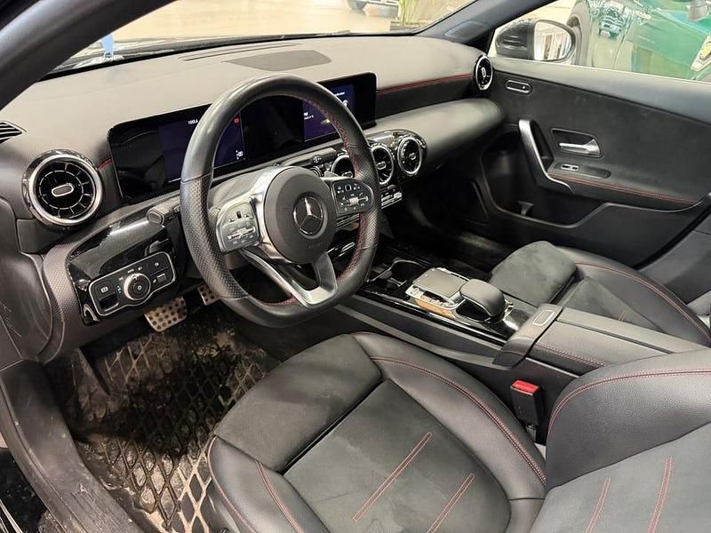 Begagnad Mercedes A180 AMG 136 HK (100 kW) 2019 Svart Halvkombi
