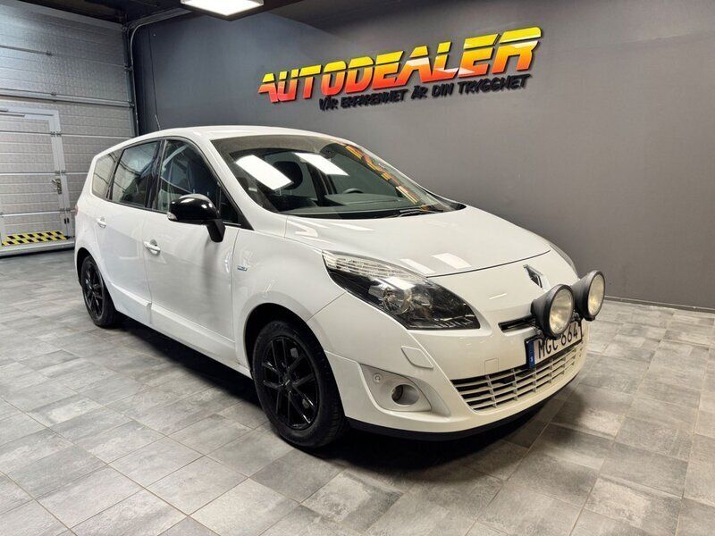 Vit Begagnad 2011 Renault Grand Scénic III Bose Edition Minibuss | 64 900 kr (Marknadspris) - Bild 1/4