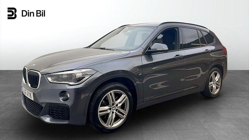 Grå Begagnad 2019 BMW X1 SUV | 249 000 kr (Marknadspris) - Bild 1/4