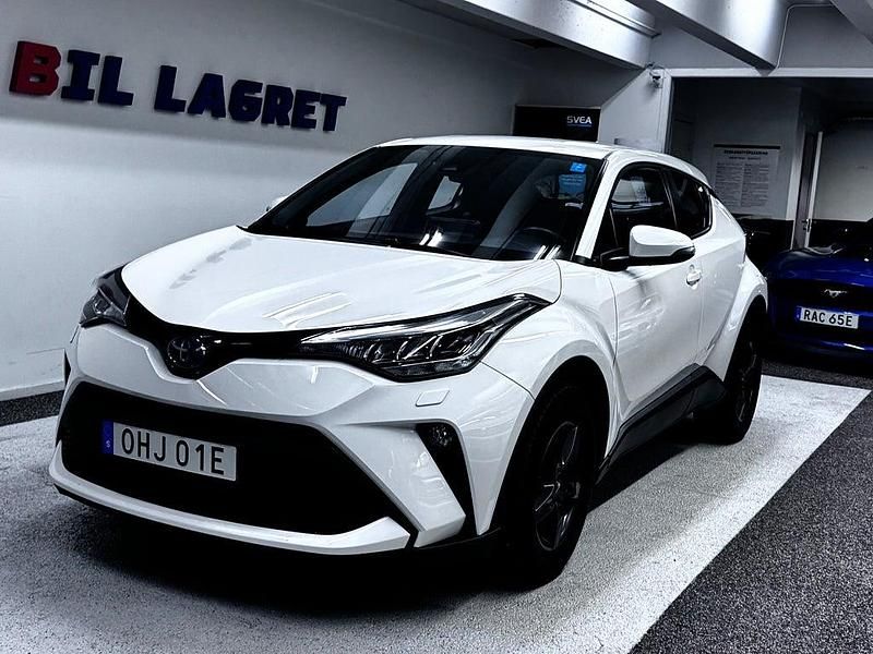 Begagnad 2023 Toyota C-HR Active SUV | 279 900 kr - Bild 1/4