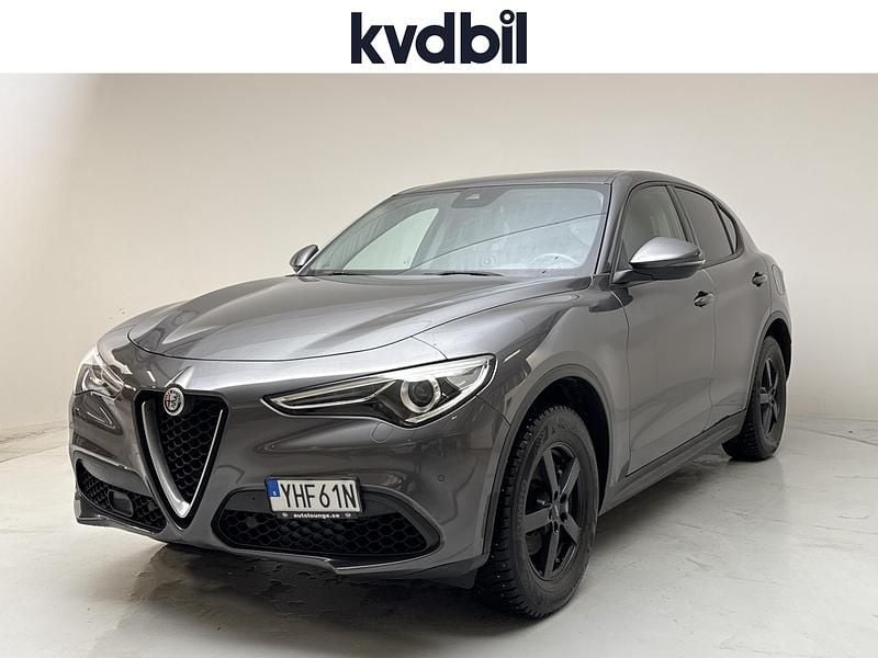 Grå Begagnad 2019 Alfa Romeo Stelvio SUV | 289 000 kr - Bild 1/3