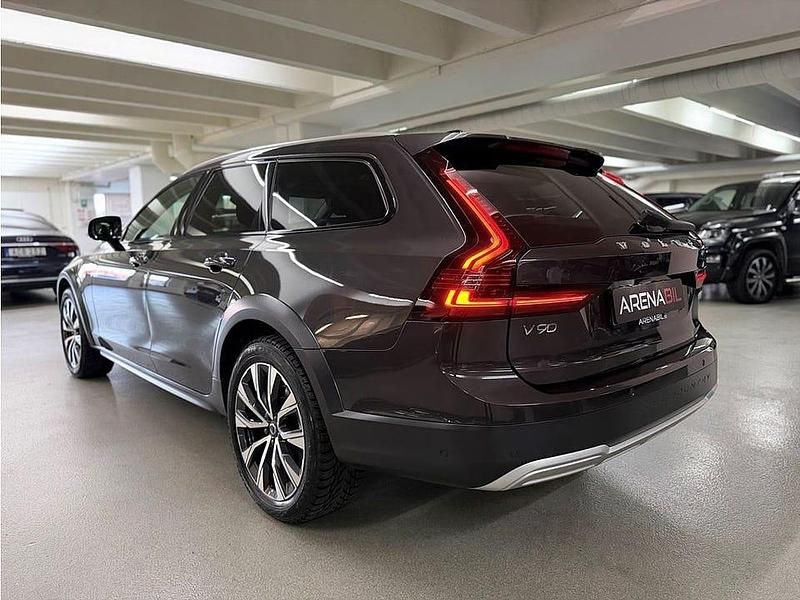 Begagnad Volvo V90 CC 197 HK (144 kW) 2022 Grå Kombi