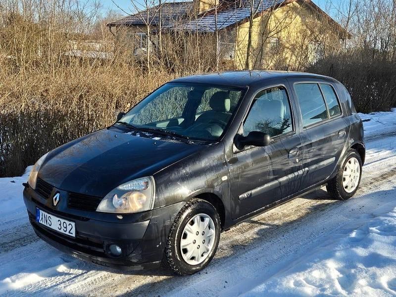 Begagnad Renault Clio R.S. 75 HK (55 kW) 2006 Halvkombi