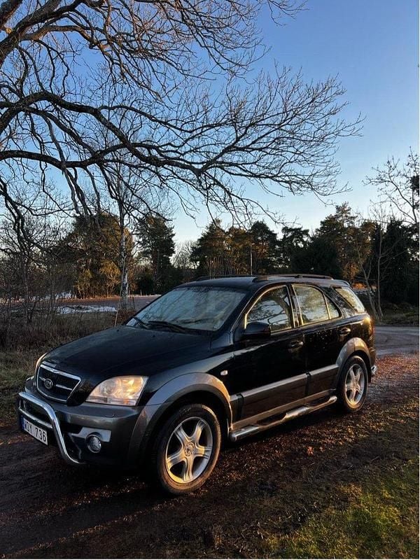 Svart Begagnad 2005 Kia Sorento 4 SUV | 24 500 kr (Superpris) - Bild 1/4