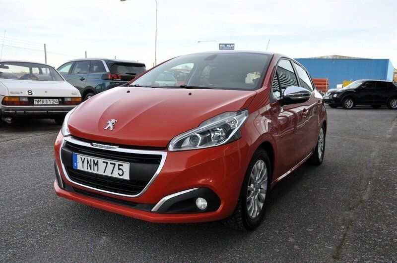Okänd Begagnad 2017 Peugeot 208 Halvkombi | 79 900 kr (Lite dyr) - Bild 1/4