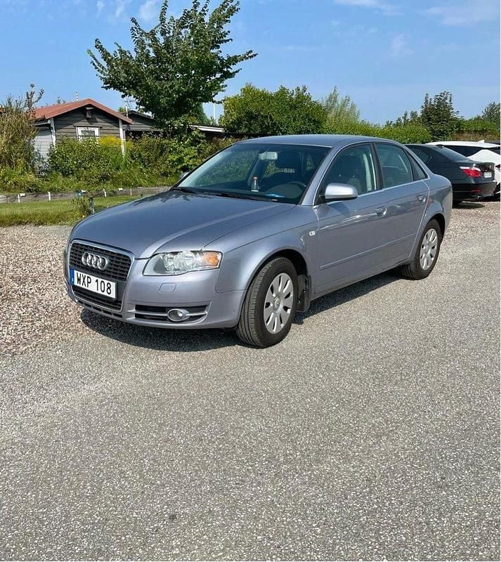 Silver Begagnad 2005 Audi A4 Sedan | 38 000 kr (Marknadspris) - Bild 1/4