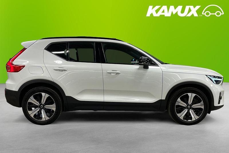 Begagnad Volvo XC40 R-Design 211 HK (155 kW) 2023 Vit SUV