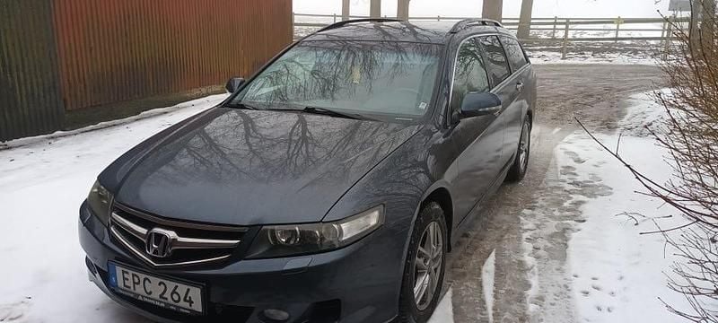 Begagnad Honda Accord 140 HK (102 kW) 2008