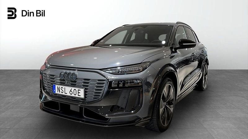 Grå Begagnad 2024 Audi Q6 e-tron Edition .1 SUV | 849 000 kr (Marknadspris) - Bild 1/4