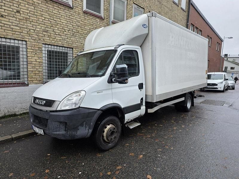 Vit Begagnad 2010 Iveco Daily | 119 000 kr (Marknadspris) - Bild 1/4