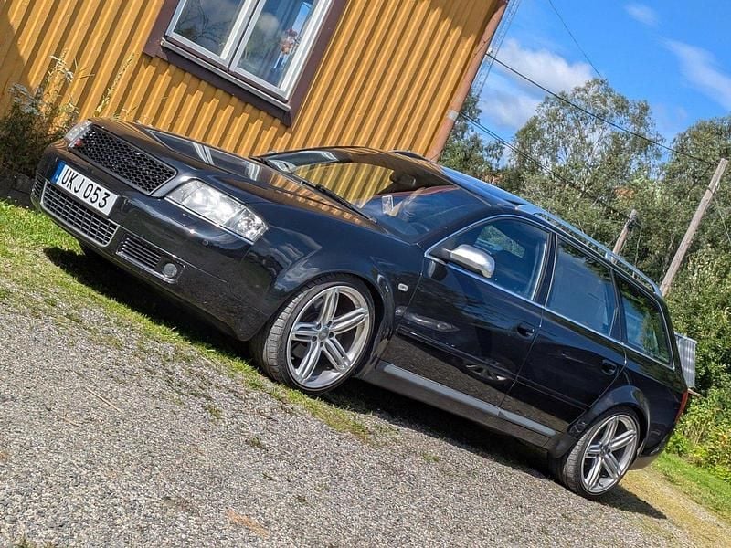 Svart Begagnad 2001 Audi S6 Design Kombi | 74 999 kr - Bild 1/4