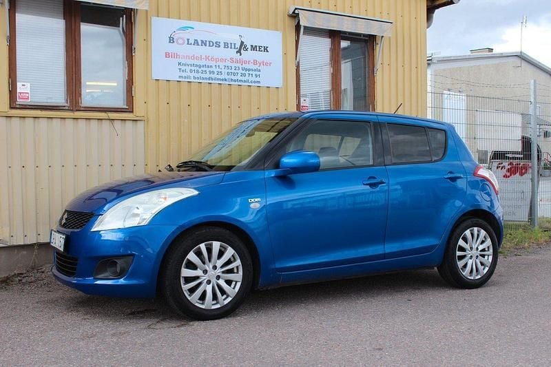 Blå Begagnad 2011 Suzuki Swift Halvkombi | 44 500 kr (Marknadspris) - Bild 1/4