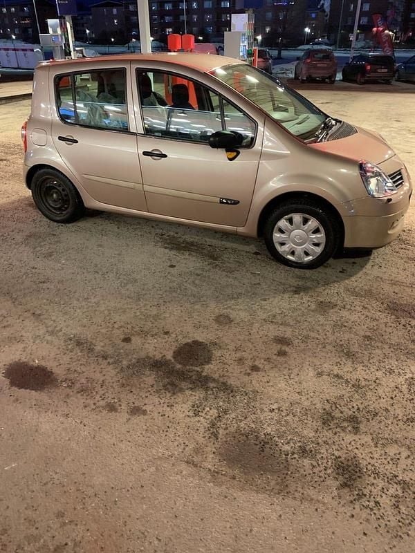 Begagnad Renault Modus 98 HK (72 kW) 2005 Minibuss