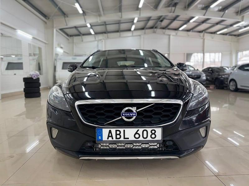 Begagnad Volvo V40 CC Summum 150 HK (110 kW) 2014 Svart Kombi