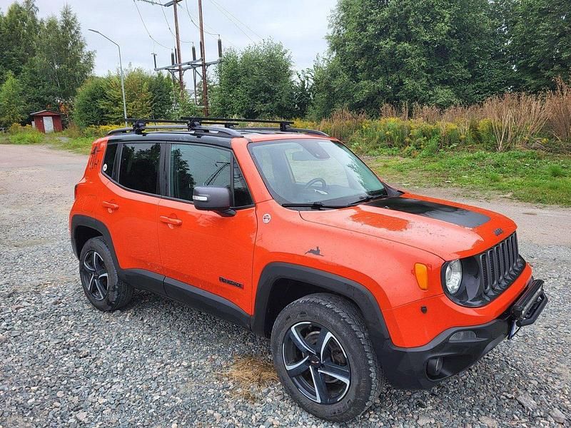 Orange Begagnad 2015 Jeep Renegade Trailhawk SUV | 132 000 kr - Bild 1/4