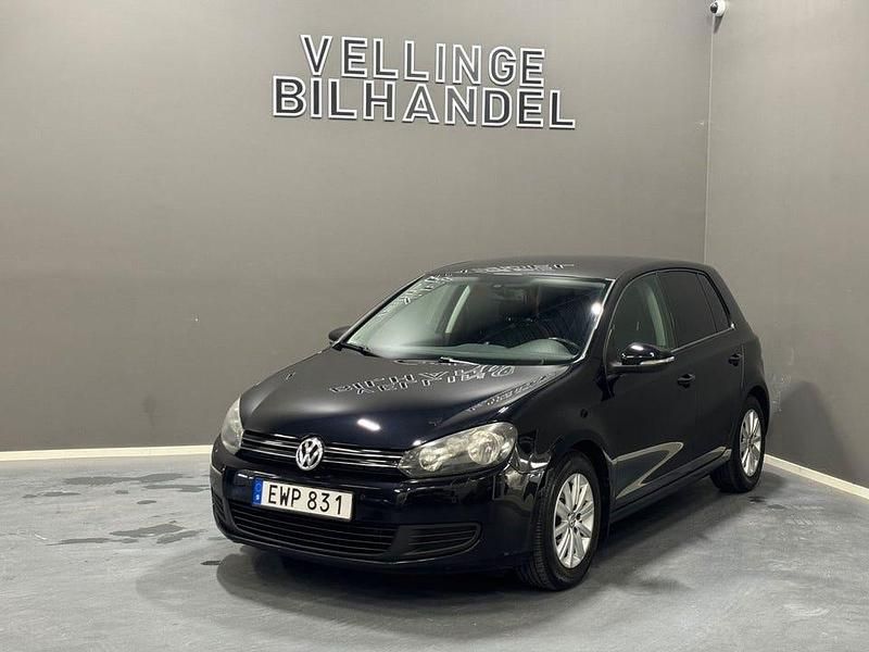Svart Begagnad 2011 VW Golf VI Halvkombi | 99 900 kr (Lite dyr) - Bild 1/4
