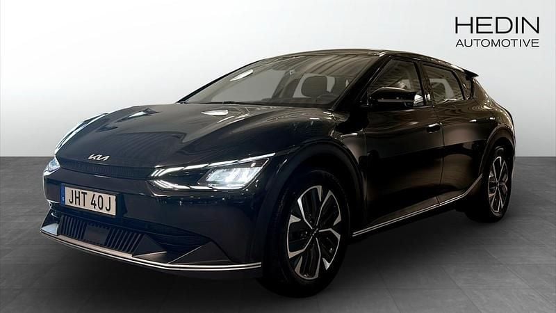 Svart (black) Begagnad 2021 Kia EV6 SUV | 339 900 kr - Bild 1/4