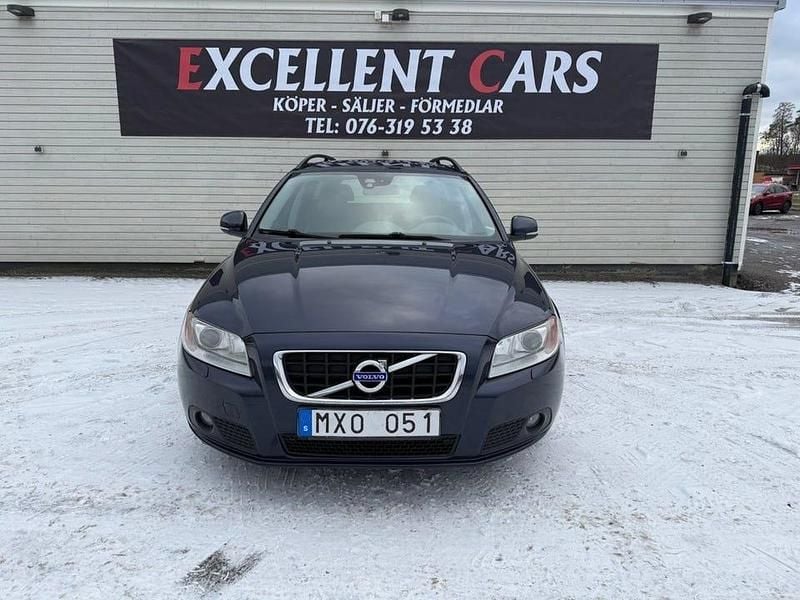 Begagnad Volvo V70 Momentum 163 HK (119 kW) 2012 Blå Kombi