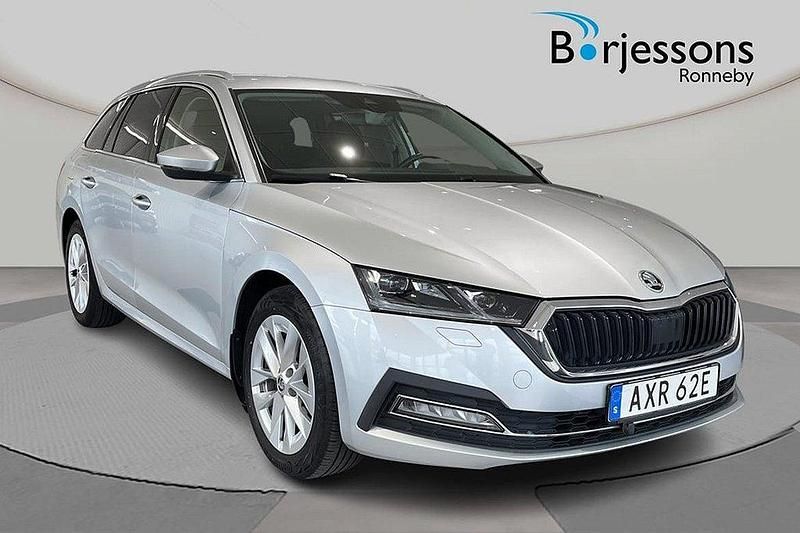 Silver Begagnad 2020 Skoda Octavia Style Kombi | 219 000 kr (Lite dyr) - Bild 1/4