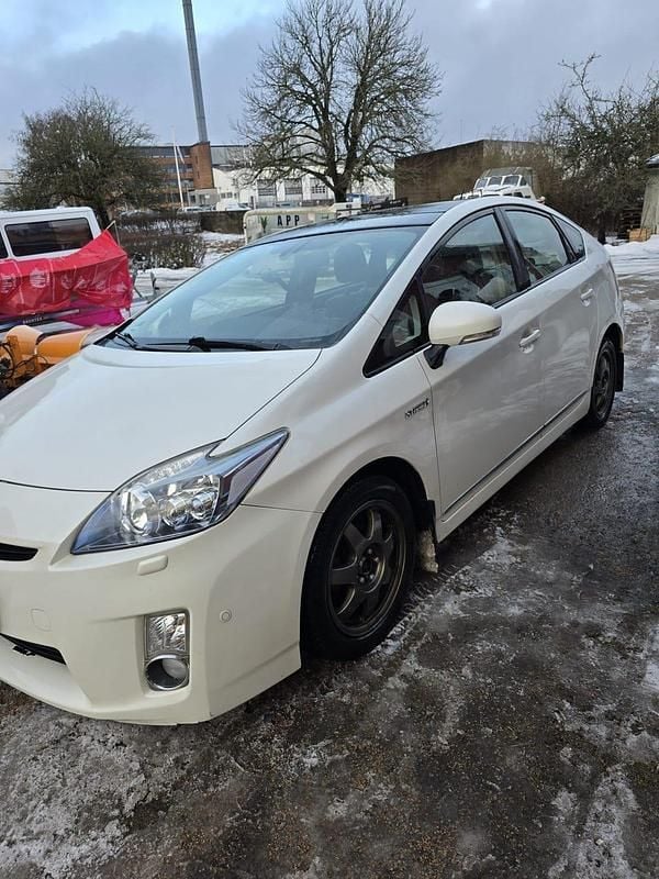Begagnad Toyota Prius 136 HK (100 kW) 2010 Halvkombi