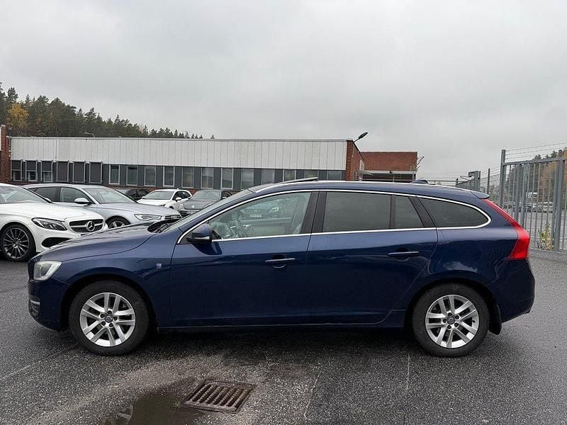 Begagnad Volvo V60 Ocean Race 245 HK (180 kW) 2015 Blå Kombi