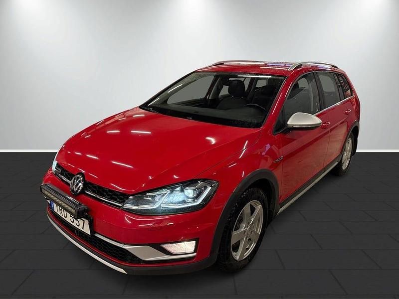 Begagnad VW Golf Alltrack 184 HK (135 kW) 2017 Röd Kombi
