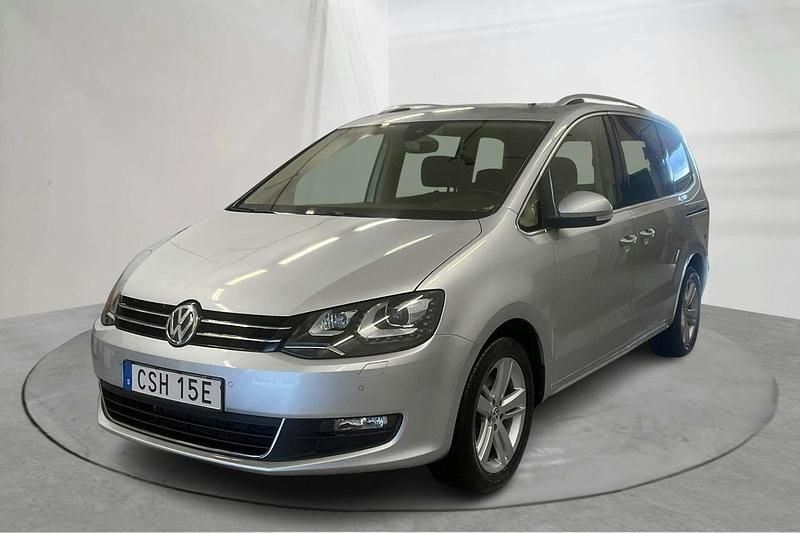 Silver Begagnad 2021 VW Sharan Minibuss | 339 900 kr (Bra pris) - Bild 1/4