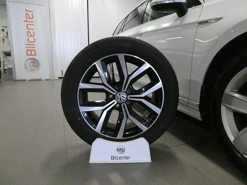 Begagnad VW Passat R-line 190 HK (139 kW) 2016 Vit Kombi