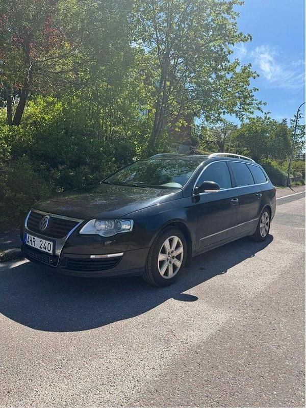 Svart Begagnad 2009 VW Passat Sportline Kombi | 34 000 kr (Marknadspris) - Bild 1/4