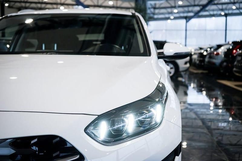 Begagnad Kia Ceed Sportswagon 141 HK (103 kW) 2022 Vit Kombi