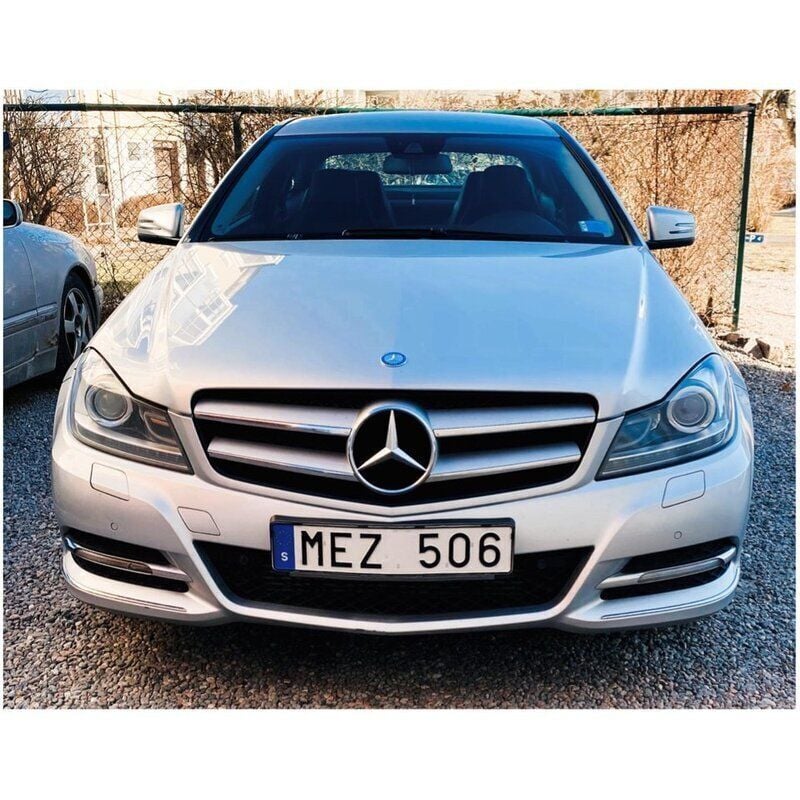 Silver Begagnad 2012 Mercedes C180 Sportkupé | 120 000 kr (Bra pris) - Bild 1/4
