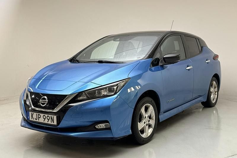 Blå Begagnad 2020 Nissan Leaf Tekna Halvkombi | 124 000 kr (Superpris) - Bild 1/4
