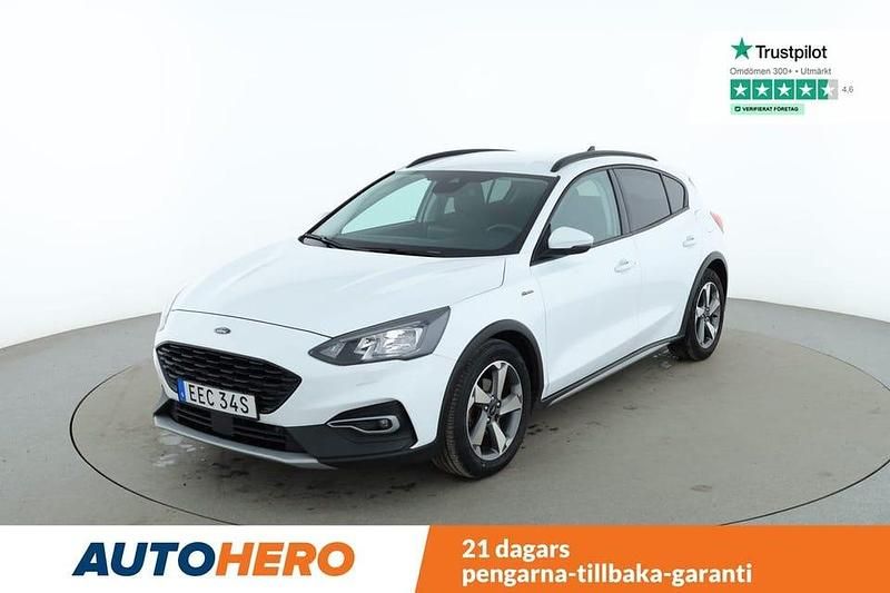 Vit Begagnad 2020 Ford Focus Active Halvkombi | 205 000 kr (Lite dyr) - Bild 1/4